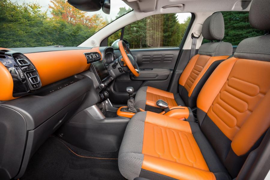 Интерьер Citroen C3 Aircross 2017 года  (UK) (фото 36 из 52)